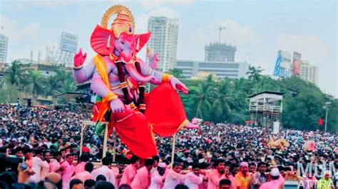 Mumbai Ganpati Visarjan 2014 at Girgaum Chowpatty | Mumbai Ganpati 2014 | Mumbai Attractions ...