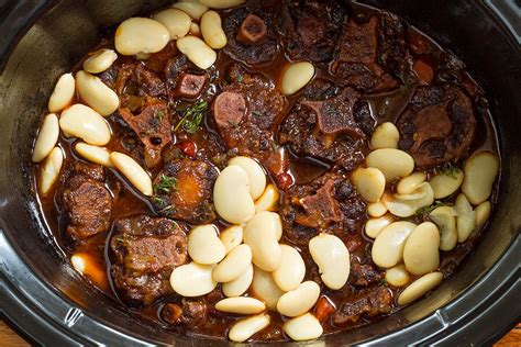 Slow Cooker Oxtail and Butter Beans - Cooking Maniac