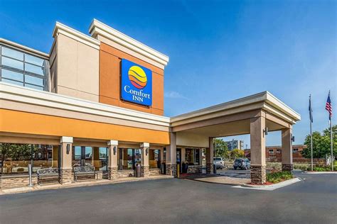 Comfort Inn Downtown Detroit - UPDATED Prices, Reviews & Photos (MI ...