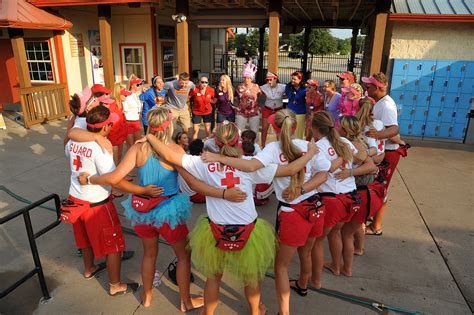 Hawaiian Falls Garland is holding Job Fair - The Garland Rowlett Messenger