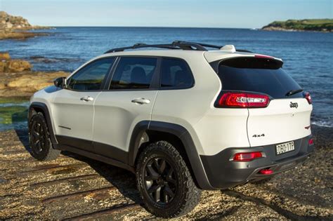 2015 Jeep Cherokee Trailhawk - BF Goodrich T/A KO2 245/70R17 just having an afternoon sunbaked ...