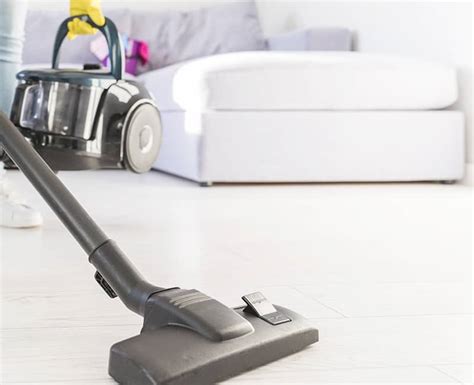 5 Best Vacuum for Tile Floors Buying Consideration and Reviews in 2021