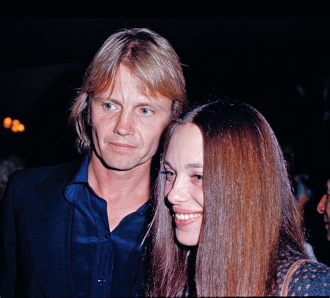 20 Vintage Photographs of Jon Voight and Marcheline Bertrand (Angelina ...