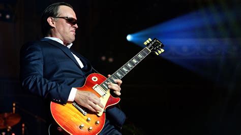 Joe Bonamassa finally reveals how many guitars and amps are in his ...