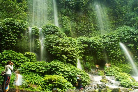 10 Air Terjun Terindah di Indonesia - Yuk Piknik