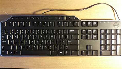 SIZEOFINFINITY[∞]: Modify Dell multimedia keyboard from USB bus powered ...