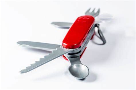 Red office knife on white background - Creative Commons Bilder