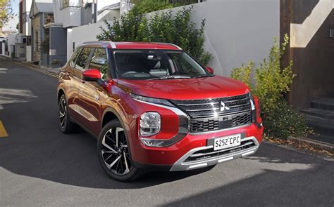 2022 Mitsubishi Outlander PHEV now on sale in Australia, from $54,490 ...