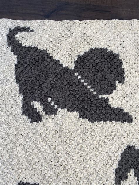 Pattern: Draped In Dogs Afghan - Evelyn And Peter Crochet | Crochet dog patterns, Animal ...