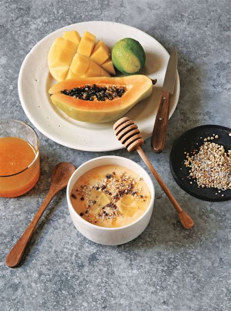 Mango Papaya Smoothie Bowl | VegKitchen.com