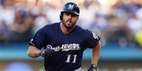 Mike Moustakas sustains fractured ring finger