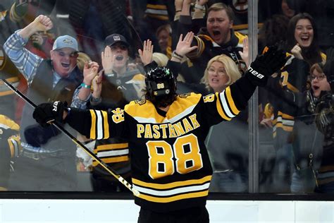 3 takeaways from the Bruins' last-second win over the Blackhawks