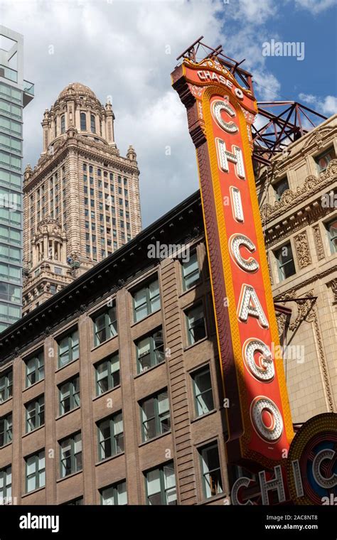 Chicago Theatre Sign, Chicago, USA Stock Photo - Alamy