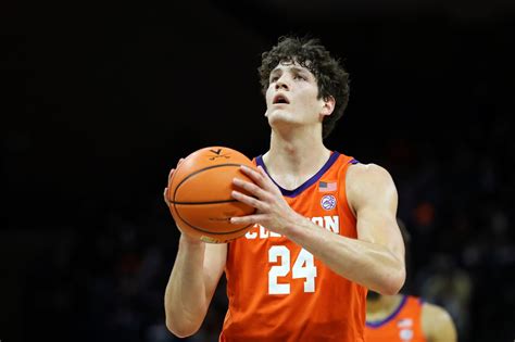 Clemson Basketball: Tigers 2022-23 season in jeopardy with PJ Hall injury