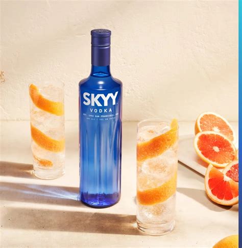 Vodka & Soda cocktail recipe | Skyy Vodka