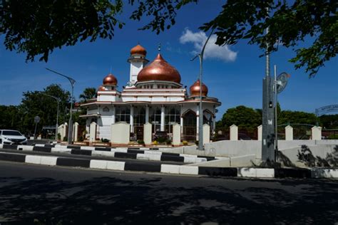 Indonesia’s ‘mosque hunters’ count them up one at a time - Thailand Bangkok