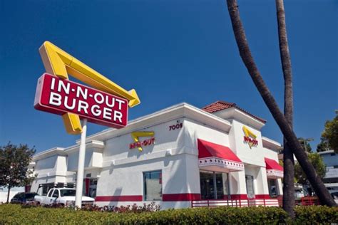 An In-N-Out Burger restaurant at 7009 West Sunset Blvd. in Los Angeles ...