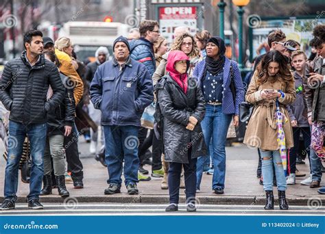 New York City Street Scene with People Editorial Stock Image - Image of ...