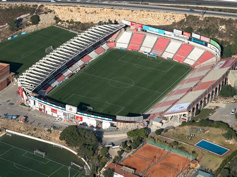 Nord-est Llibertari: L’Ajuntament de Girona regala l’estadi municipal ...