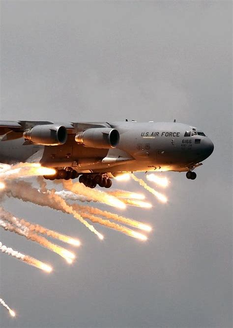 C17 Flare Countermeasure | Military aircraft, C 17 globemaster iii, Boeing