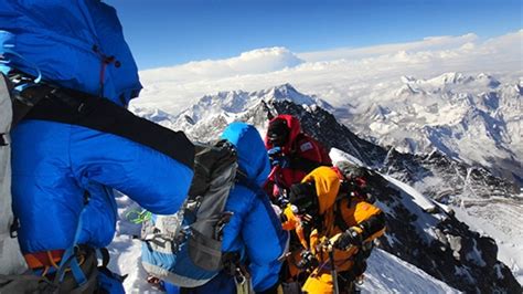 Sherpas Make First Successful Everest Summit in Almost 2 Years