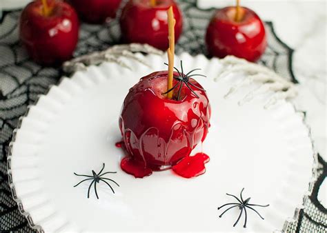 Easy Candy Apples - Autumn and Halloween Treat - xoxoBella