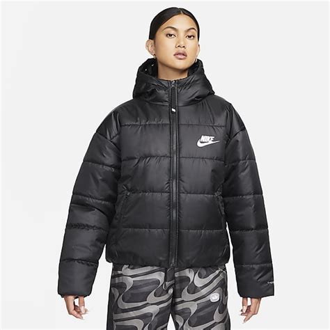 Synthetic Fill Puffer Jackets. Nike IL