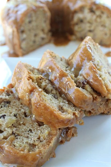 Apple Pecan Cake with Caramel Glaze - Dishes Recipes