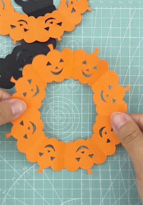 DIY Halloween Pumpkin Paper Cutting Tutorial - DIY 4 EVER