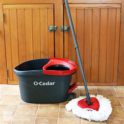 O-Cedar EasyWring Mop Review: Good Concept, Poor Construction