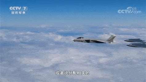 Trung Quốc phát triển biến thể 2 chỗ của tiêm kích J-20, có thể chỉ huy UAV