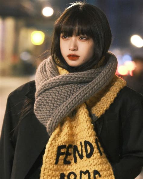 nacha44_ on Instagram Girlfriends, Fendi, Knitted Scarf, Winter Hats ...