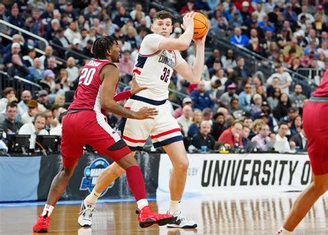 UConn Center Donovan Clingan Expected to Miss a Month of Play Due to Foot Strain - NBA Draft ...