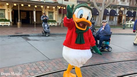 PHOTOS/VIDEO: Mickey and Friends Sport New Festive Outfits on First Day ...