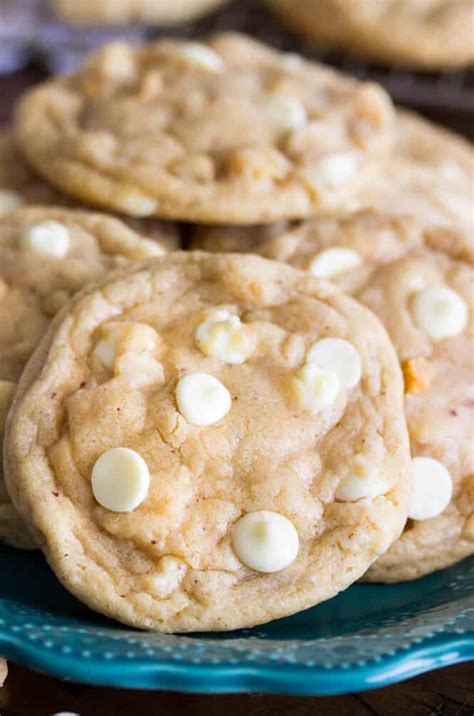 White Chocolate Chip Macadamia Nut Cookies - Sugar Spun Run