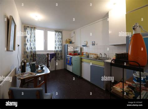 Interior view kitchen in flat 130 balfron tower hi-res stock ...