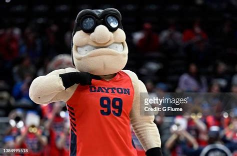 123 Dayton Flyers Mascot Stock Photos, High-Res Pictures, and Images ...