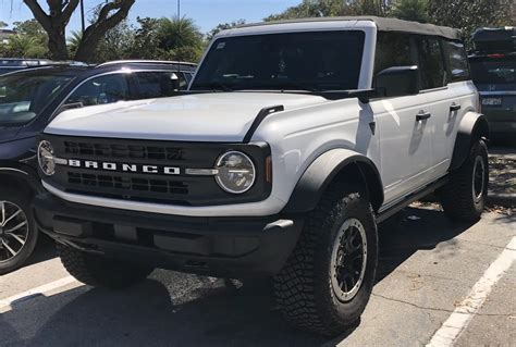 Ford Bronco: The Ultimate Off-Road SUV for Your Next Adventu