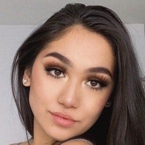 Sahar Dahi - Age, Family, Bio | Famous Birthdays