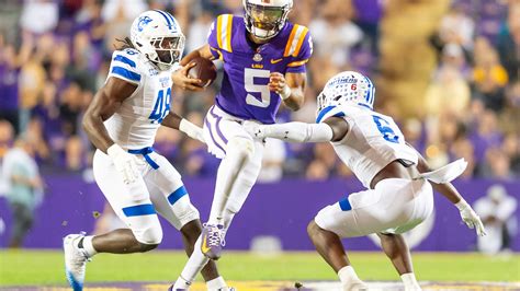 LSU football's Jayden Daniels matches Joe Burrow's touchdown record