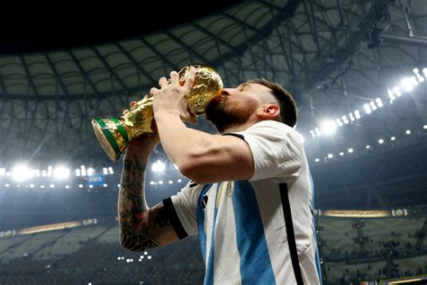 Magical Messi hoists World Cup after final for the ages | Inquirer Sports