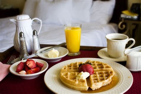 20 Best Free Hotel Breakfasts in America | Cheapism.com