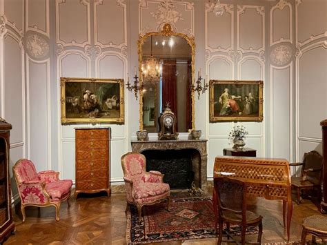 Carnavalet Museum – learn about the history of Paris for free!