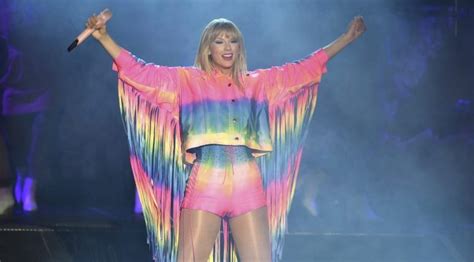 Taylor Swift’s new ‘Lover Fest’ tour includes 2 nights at Gillette ...