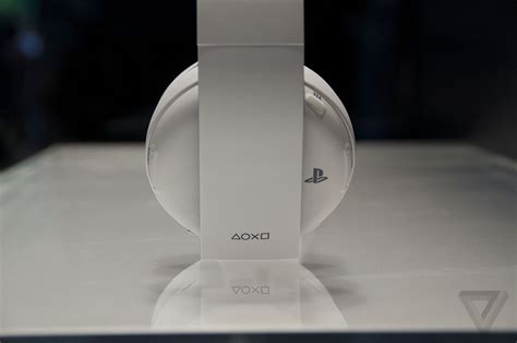 A close-up look at the gorgeous white PlayStation 4 - The Verge