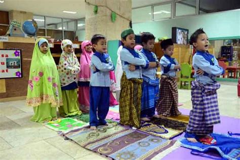 Doa Agar Anak Rajin Sholat 5 Waktu Lengkap Arab, Latin dan Artinya