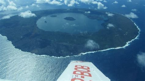 La isla vista desde el aire. Fuente: http://www.pngtours.com/tours ...