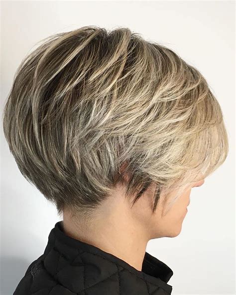 15 Beautiful Layered Inverted Bob Haircut Ideas | Short stacked hair ...