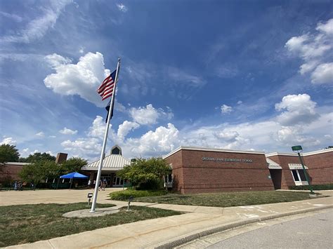 Saying goodbye: Former students, teachers gather to remember Orchard Park Elementary • Current ...