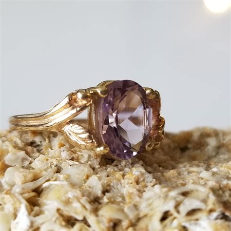 Rose de France Amethyst Ring in Yellow Gold